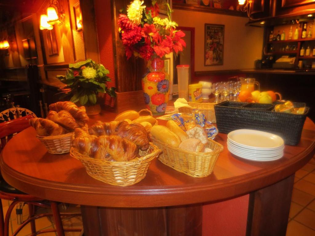 Hotellerie Du Centre Salies-du-Salat Zewnętrze zdjęcie